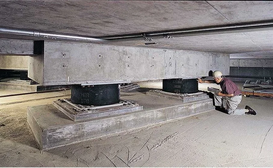 Diseño de Aislación Sísmica de Base en Buin: Ingeniería para Proteger Estructuras